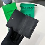 【ボッテガヴェネタ】春夏にぴったりの実用的で絶妙な小さな財布 - 画像 (8)