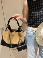 【シャネル】★秋冬のコーデに大活躍★HOBO バッグ★25A限定 - 画像 (5)