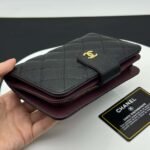 【シャネル】  2つ折り財布 キャビアスキン レザー ゴールド金具 財布A48667 - 画像 (7)