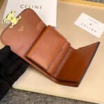 【セリーヌ】大人気 極上レザー仕立て クラシックで上品な選択 - 画像 (2)