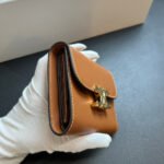 【セリーヌ】大人気スモール フラップ トリオンフ 三折り財布 - 画像 (12)