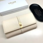 【セリーヌ】 使いやすいデザイン大人女子の必需品！ - 画像 (3)