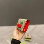 【グッチ】 使いやすいミニ財布 上質レザー 今だけ特価 - 画像 (5)