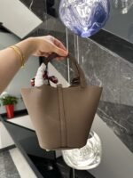 【エルメス】入手困難なピコタンロックPM18＋内袋＋ポニーペンダント＋スカーフ - 画像 (4)