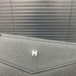 【エルメス】シンプルでエレガント ブラックレザークラッチ 大人の男性に最適 - 画像 (7)