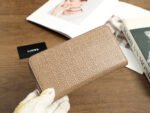 【ロエベ】関税送料込み ロングウォレット 多彩な選択 春の魅力を引き立てる逸品 - 画像 (5)