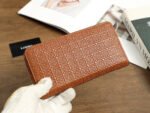 【ロエベ】関税送料込み ロングウォレット 多彩な選択 春の魅力を引き立てる逸品 - 画像 (2)