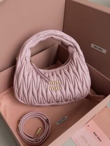 LIGHTPINK
