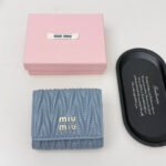 【ミュウミュウ】上品なデザイン♪おしゃれ】3つ折り財布3色 - 画像 (8)