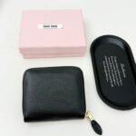 【ミュウミュウ】2色ギフトにも*送料込☆ 小さな中に大きな収納力 - 画像 (3)