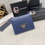 【プラダ】サフィアーノレザー使用 三角ロゴコインパース 春限定カラー展開中 - 画像 (5)