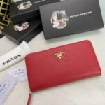 【プラダ】三角ロゴが光る 定番ジッパー長財布 上品な定番モデル - 画像 (11)