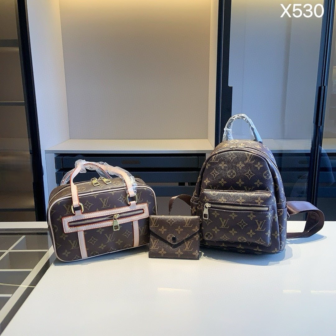 VV-3IN1-SJTSQB-BKBROWN_1.jpg 【ルイ・ヴィトン】3点セット☆クラシックバックパックセット|可愛くて実用的な大容量デザイン♪ - 画像 (1)