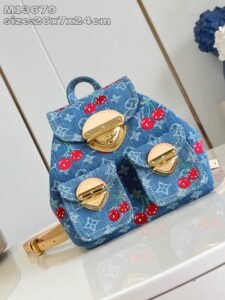 BLUE 13679