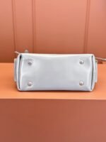 【ルイ・ヴィトン】関税送料込み☆Carryall VIBE 中号｜2色展開の魅力！ - 画像 (4)