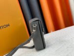 【ルイヴィトン】ギフトにもS-LOCK 縦型 ウェアラブルウォレット - 画像 (4)