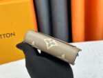 【ルイヴィトン】収納力抜群のミニ財布 上質感あふれるエンボス仕上げ - 画像 (8)
