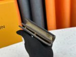 【ルイヴィトン】ミニ財布 小さな中に大きな収納力 即完売予感 - 画像 (4)