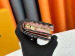 【ルイヴィトン】エンボスレザー財布 小さいのに収納力抜群 - 画像 (5)