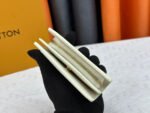 【ルイヴィトン】シンプルで上品なミニ財布 限定販売中 - 画像 (6)