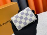 【ルイ・ヴィトン】4色展開の内側を持つ小型財布｜完璧なデイリーパートナー - 画像 (10)