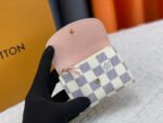 【ルイ・ヴィトン】4色展開の内側を持つ小型財布｜完璧なデイリーパートナー - 画像 (4)